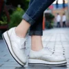 Women's Casual Golf Shoes, White Women's Luxurious Outdoor Grass Walking Sports Shoes, Fashionable Flat Golf Shoes - Image 3