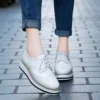 Women's Casual Golf Shoes, White Women's Luxurious Outdoor Grass Walking Sports Shoes, Fashionable Flat Golf Shoes - Image 2